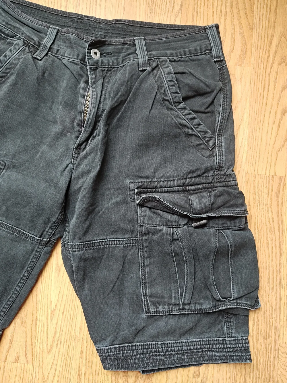 Levi's Mens Black Cargo Shorts Size 32 Cotton Rugged Casual Outdoor